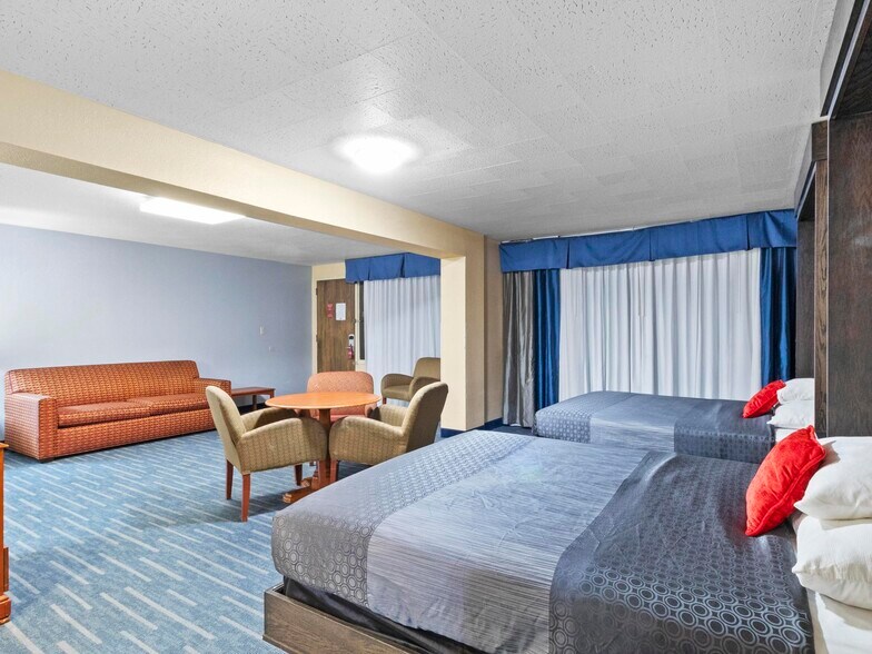 More Photos Of 850 S Bluff St, St George Hotel For Sale
