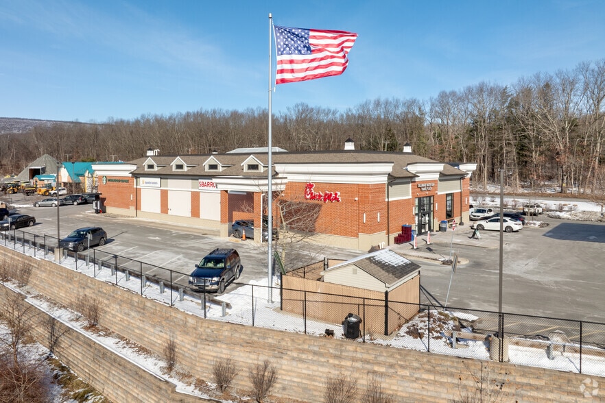 More Photos Of 17-19 Simpson Rd, Columbia Service Station For Sale