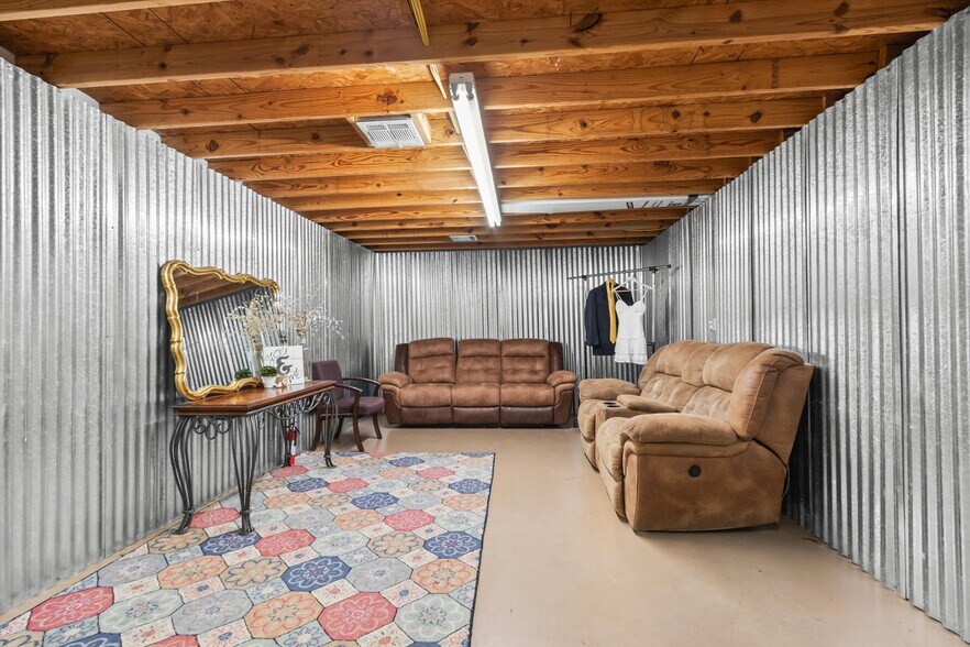 More Photos Of 5611 Rockin L Ln, Navasota Lodge Meeting Hall For Sale