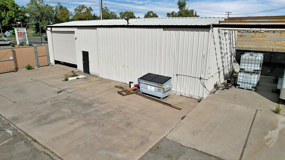 More Photos Of 1127 Chestnut St, Marysville Warehouse For Sale