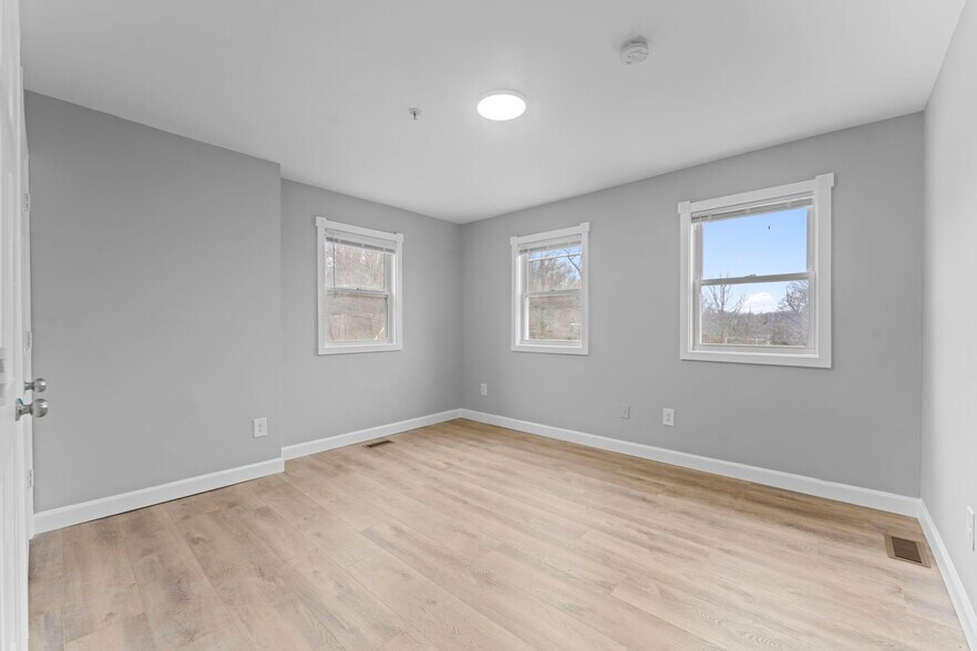 More Photos Of 922 Ridge Rd Se, Washington Assisted Living For Sale