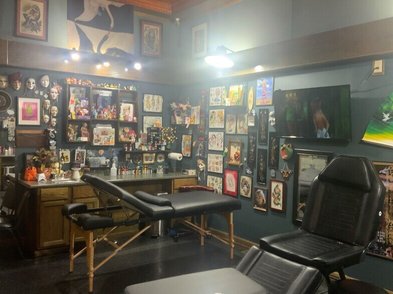 More Photos Of 32 Erie St N, Massillon Storefront Retail Office For Sale