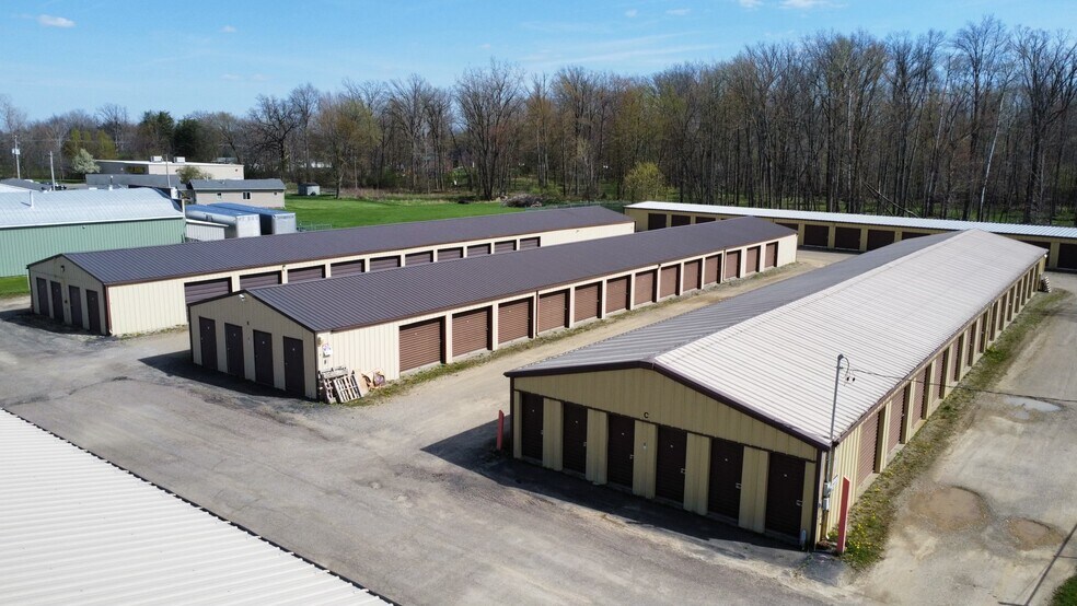 More Photos Of 921 Corunna Ave, Owosso Self Storage For Sale