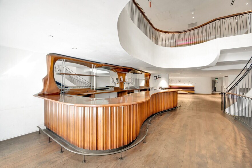 More Photos Of 701 W 7th St, Los Angeles Apartments For Lease