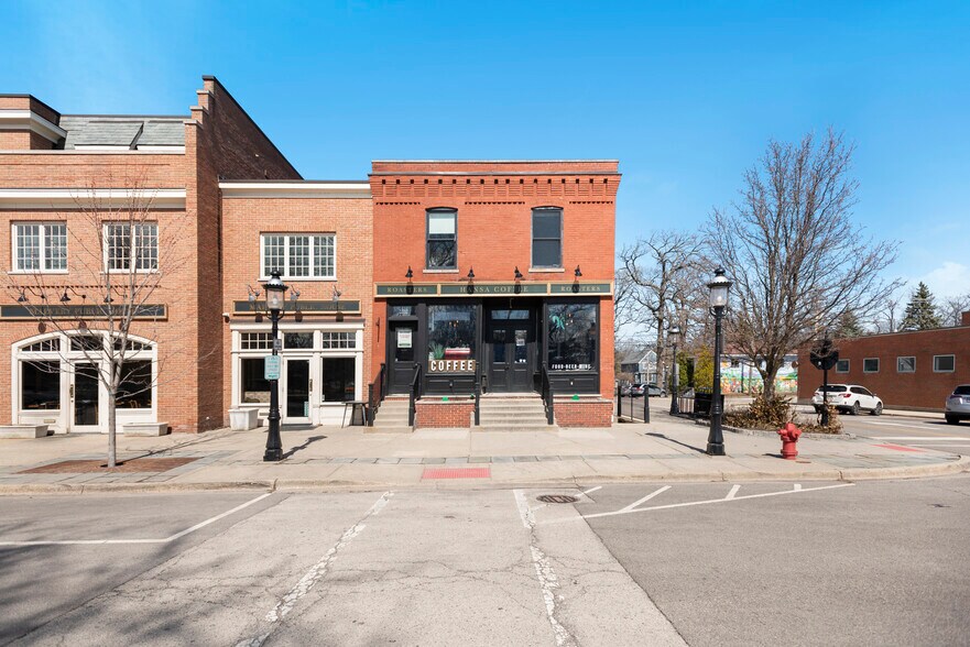 Primary Photo Of 22 E Scranton Ave, Lake Bluff Coworking Space