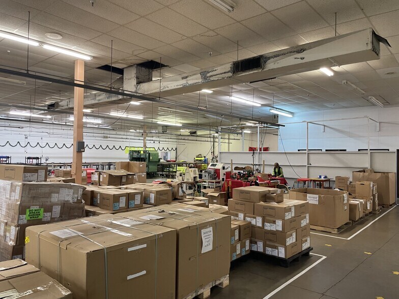 More Photos Of 3220 W Gentry Pky, Tyler Warehouse For Sale
