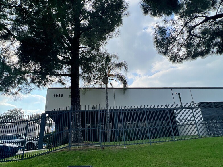 More Photos Of 1920 S Augusta Ct, Ontario Warehouse For Lease