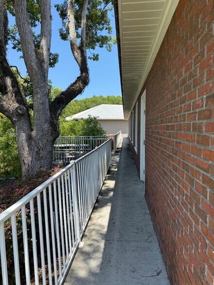 More Photos Of 7076-7078 W Gulf To Lake Hwy, Crystal River Medical For Lease