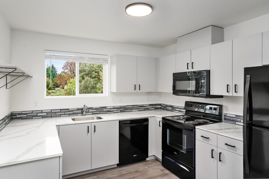 More Photos Of 110 S 7th St, Carlton Apartments For Sale