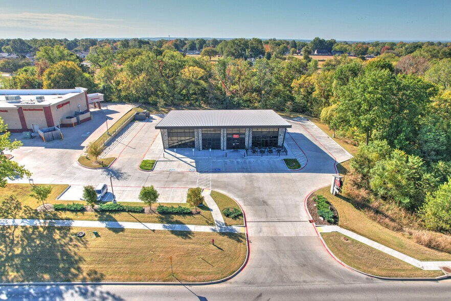 More Photos Of 771 W Tucson St, Broken Arrow General Retail For Sale