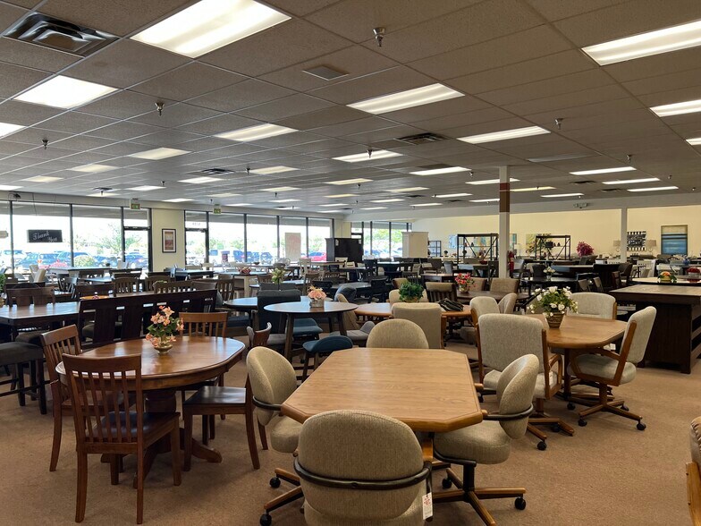 More Photos Of 5612-5769 Castleton Corner Ln, Indianapolis Unknown For Lease