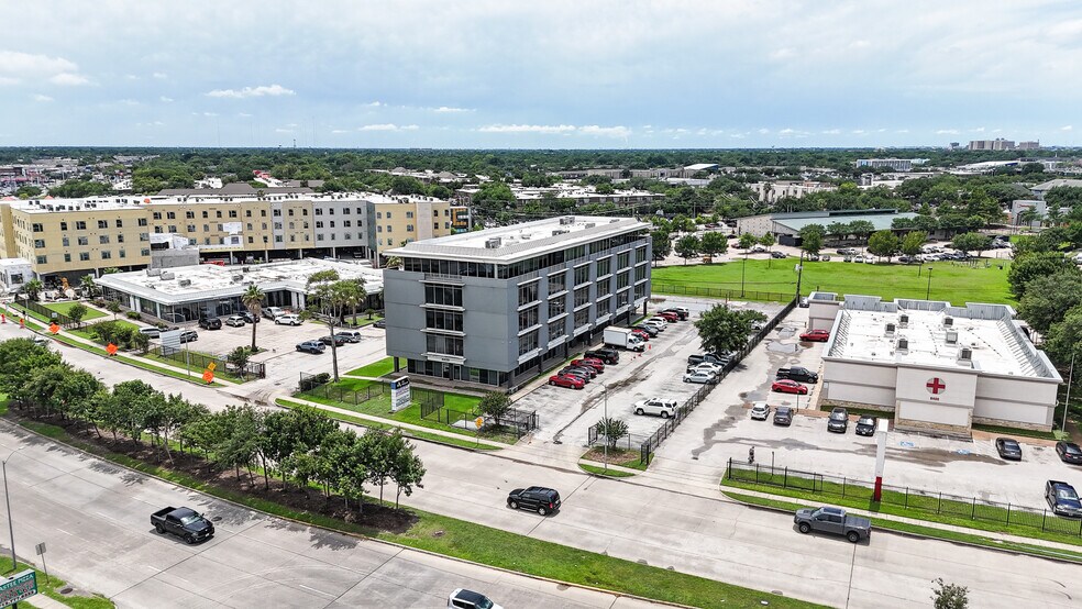 More Photos Of 6420 Hillcroft Ave, Houston Office Residential For Sale