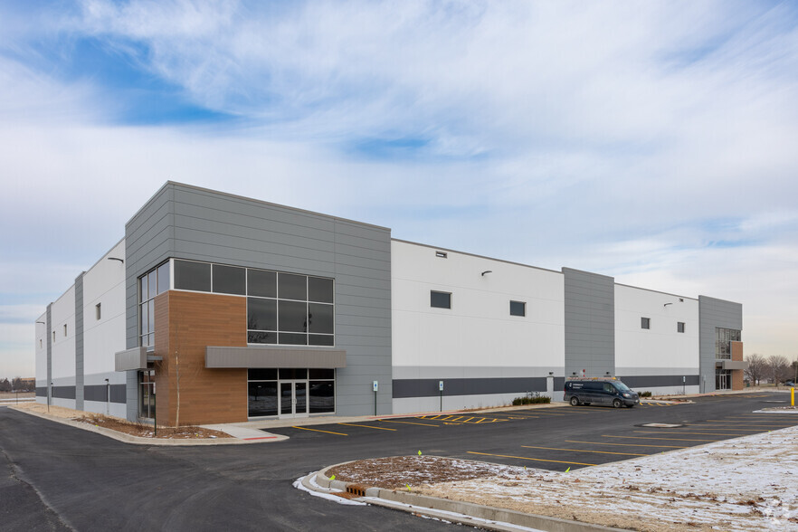 Primary Photo Of 130 Lakeview Pky, Vernon Hills Warehouse For Lease