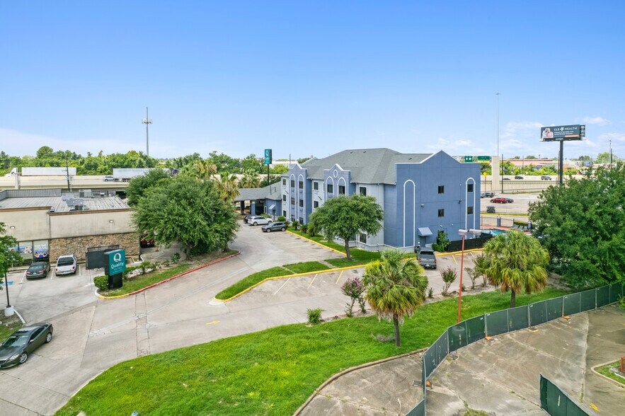 More Photos Of 17550 Northwest Fwy, Houston Hotel For Sale