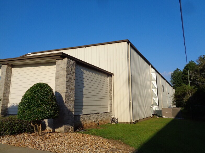 More Photos Of 404 S Westover Blvd, Albany Distribution For Lease