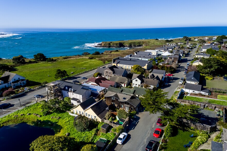 More Photos Of 45040 Main St, Mendocino Restaurant For Sale