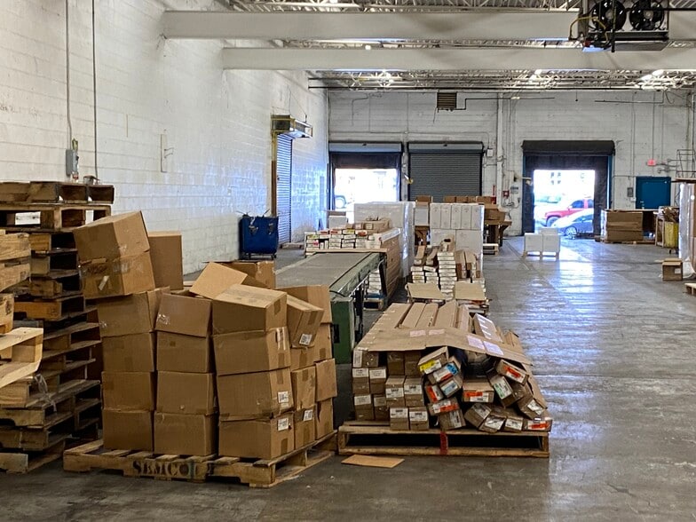 More Photos Of 179 Merrimon Ave, Weaverville Warehouse For Lease