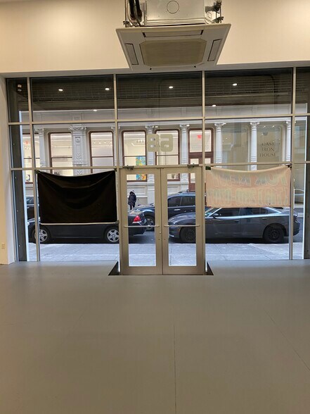 More Photos Of 68 Franklin St, New York General Retail For Lease