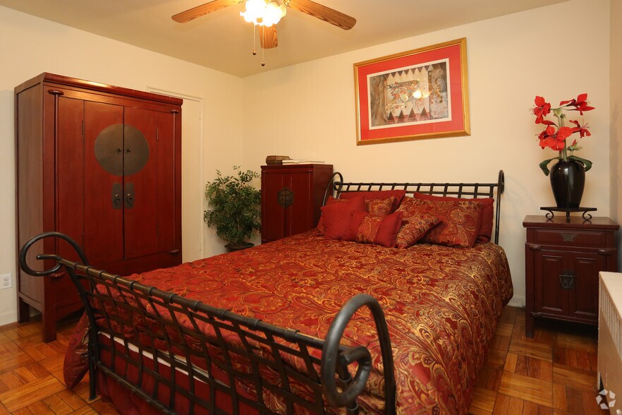 More Photos Of 3301 Chillum Rd, Mount Rainier Apartments For Sale