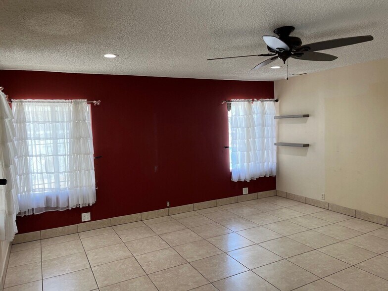 More Photos Of 8927 Sawyer St, Los Angeles Specialty For Sale