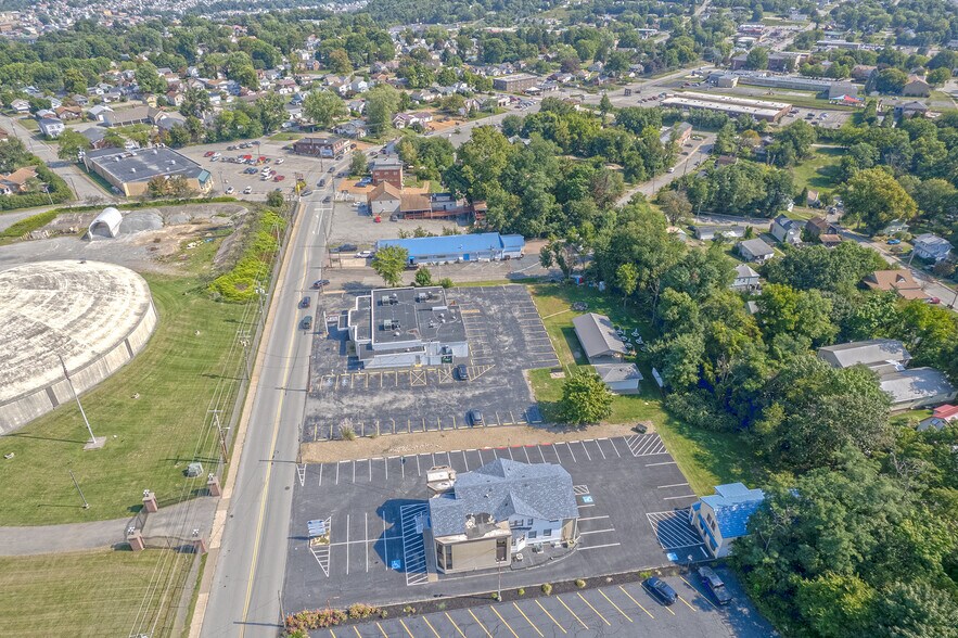 More Photos Of 2120 Freeport Rd, New Kensington Office For Lease