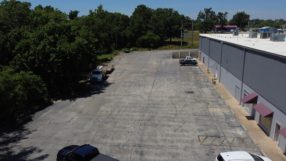 More Photos Of 401 N Main St, Gravois Mills Office For Lease