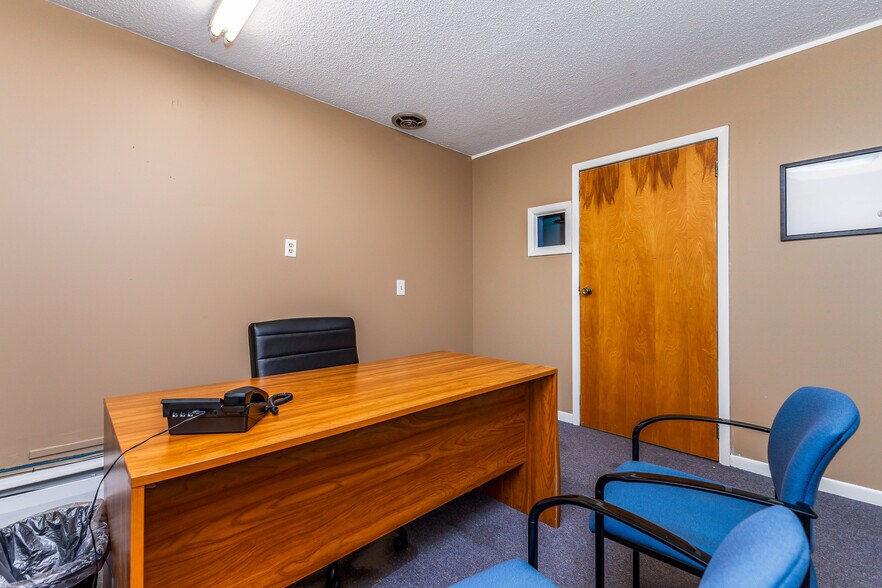 More Photos Of 410 N Union St, Dodgeville Office For Sale