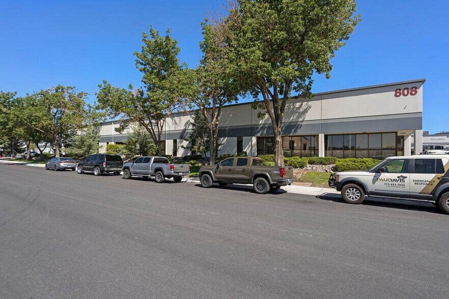 More Photos Of 802-808 Packer Way, Sparks Warehouse For Lease