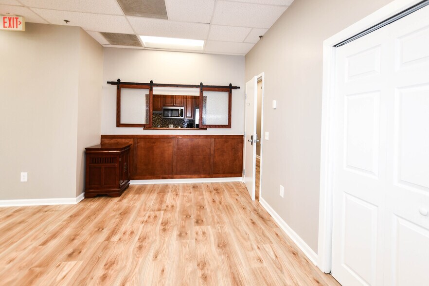 More Photos Of 12150 Annapolis Rd, Glenn Dale Medical For Lease