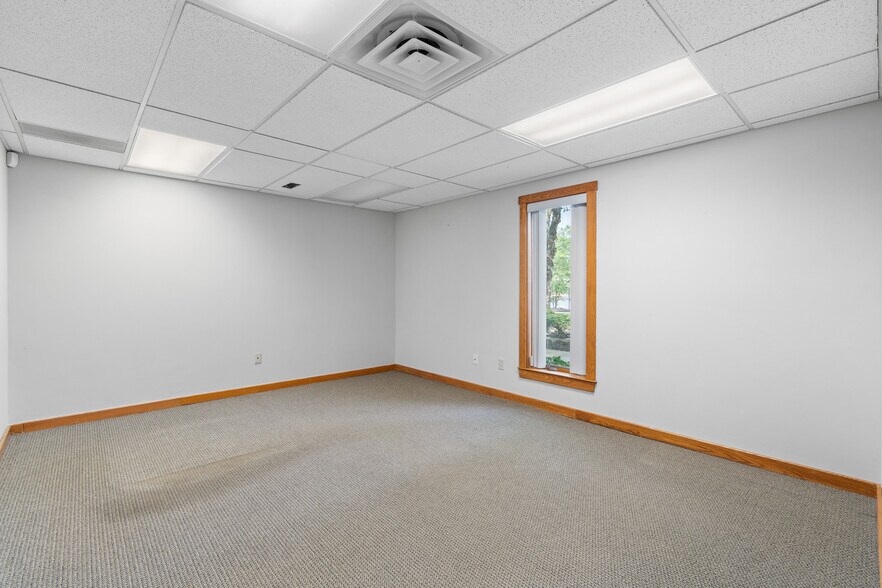 More Photos Of 3520 Snouffer Rd, Columbus Office For Sale