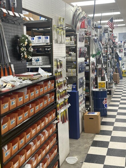 More Photos Of 1017 N Washington St, Ardmore Freestanding For Sale