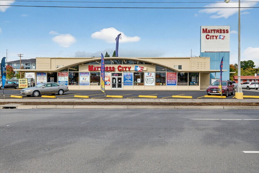 Primary Photo Of 175 SE Baseline St, Hillsboro Showroom For Sale