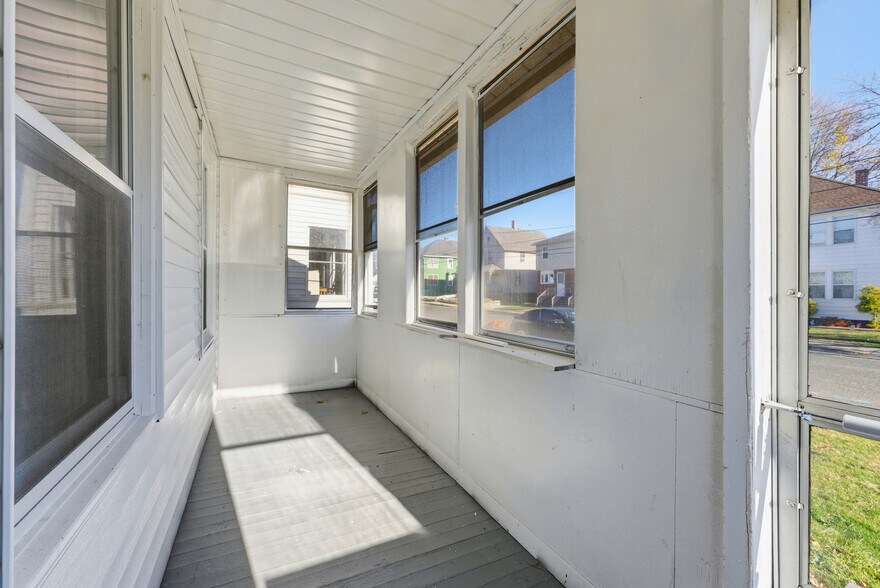 More Photos Of 285-289 East St, Ludlow Apartments For Sale