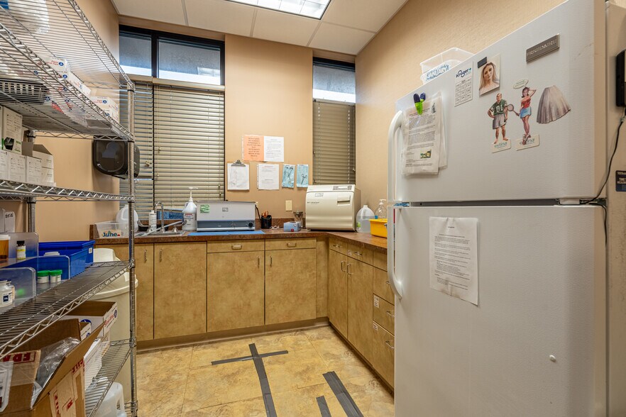 More Photos Of 16105 S La Grange Rd, Orland Park Medical For Lease