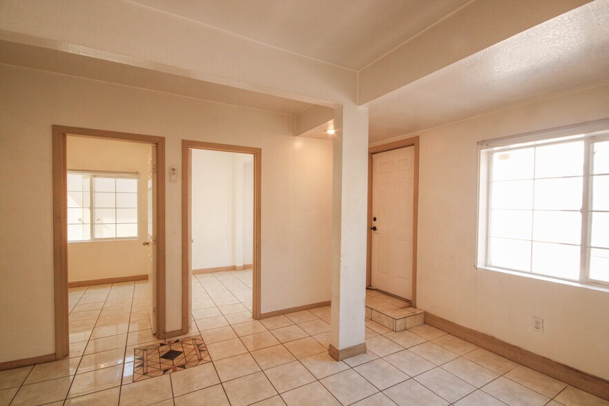 More Photos Of 1733 Silver Lake Blvd, Los Angeles General Retail For Lease
