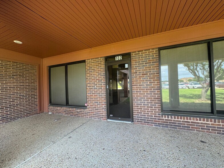 More Photos Of 1010 N Belt Line Rd, Mesquite Medical For Lease