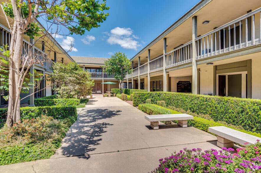 More Photos Of 17671 Irvine Blvd, Tustin Office For Lease