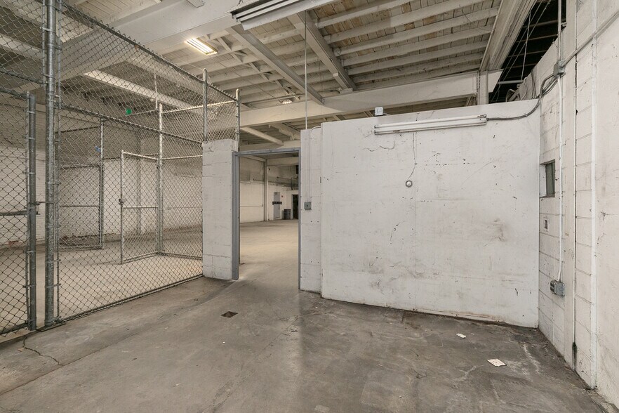 More Photos Of 530 W McDaniel St, Springfield Industrial For Lease