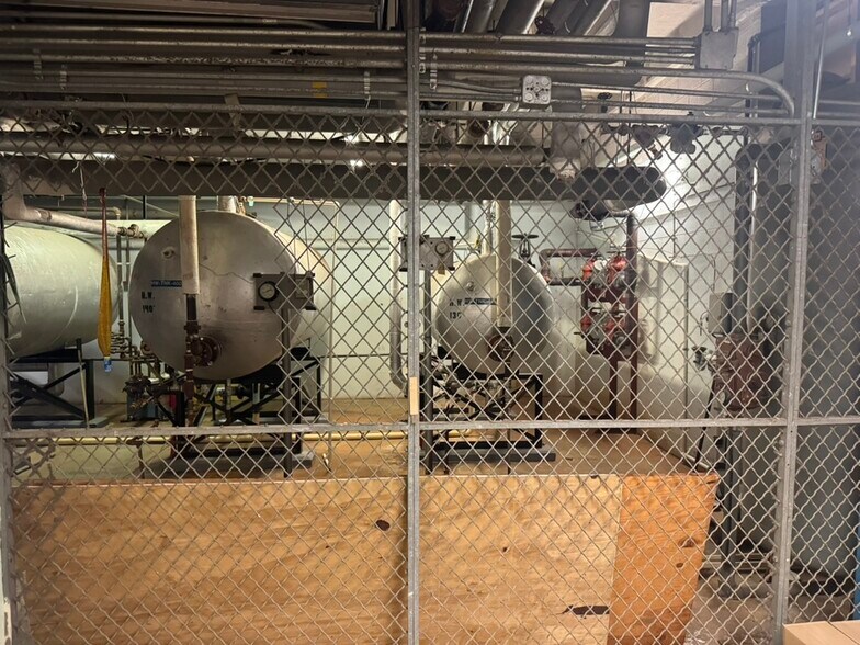 More Photos Of 6810 SE Dwight St, Topeka Industrial For Sale