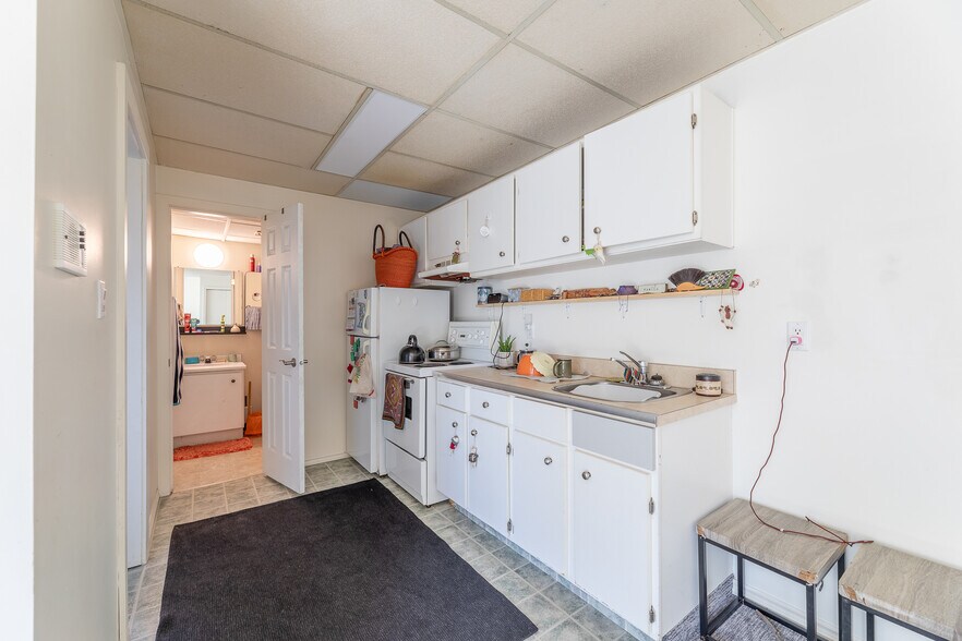 More Photos Of 157 Wade Av W, Penticton Apartments For Sale