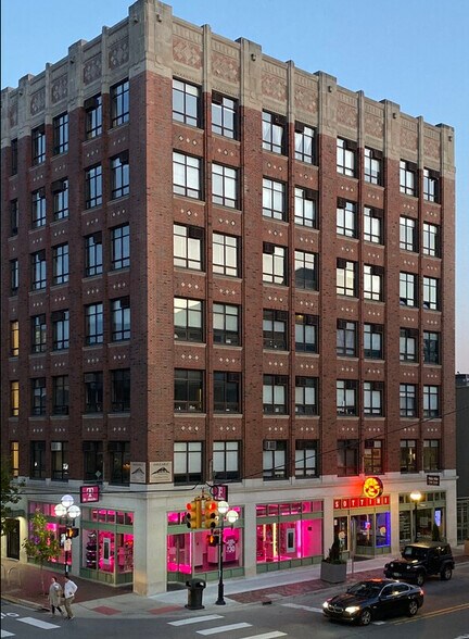 More Photos Of 200-202 E Washington St, Ann Arbor Medical For Lease