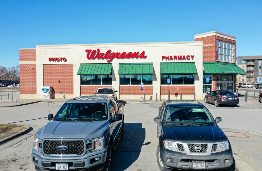 More Photos Of 13510 Q St, Omaha Drugstore For Sale
