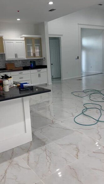 More Photos Of 703 E Oates Rd, Garland Unknown For Lease