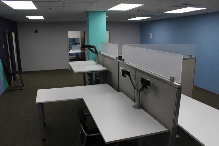 More Photos Of 931 Jefferson Blvd, Warwick Office For Sale