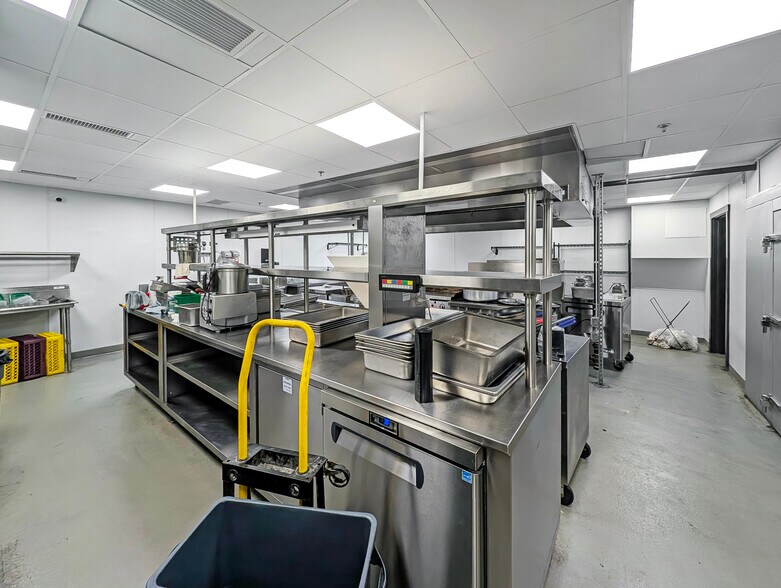 More Photos Of 10426 Main St, Fairfax Freestanding For Sale