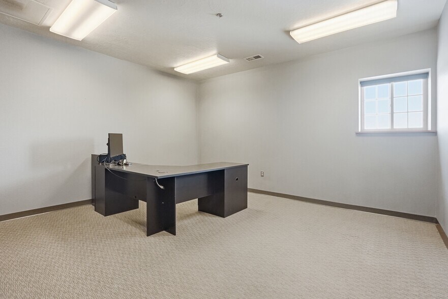 More Photos Of 1151 Industry Rd, Sturgis Manufacturing For Sale