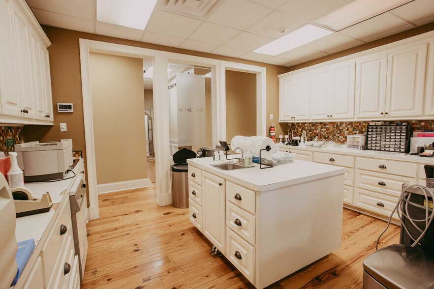 More Photos Of 797 Liberty Rd, Flowood Medical For Sale