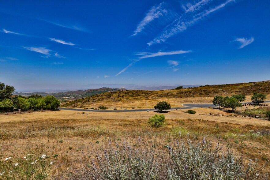 Primary Photo Of 70 Presidential dr, Simi Valley Land For Sale