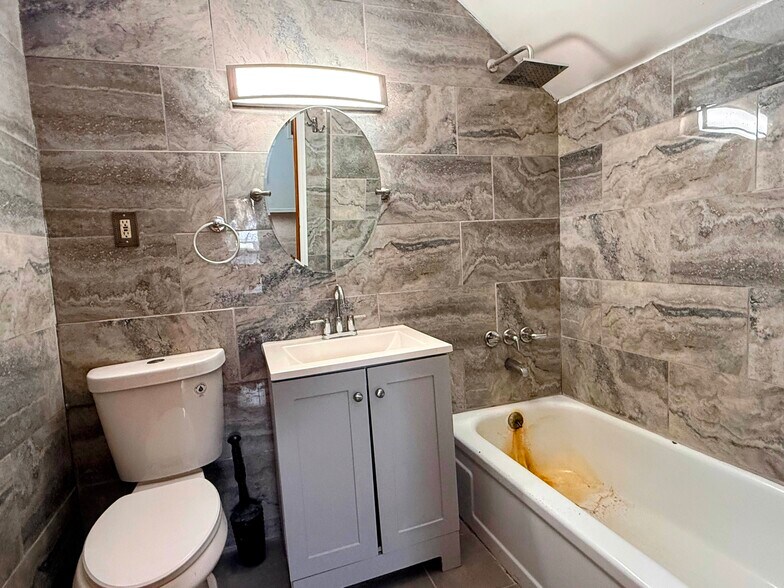 More Photos Of 6 Church St, Nassau Apartments For Sale