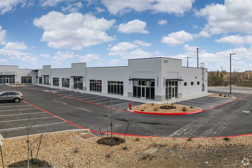 More Photos Of Old FM Hwy 471 & Sawmill Grade, San Antonio Unknown For Lease